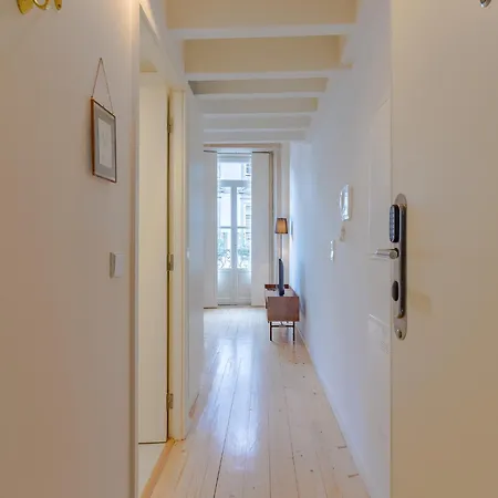 Charming In Prime Location Apartment *