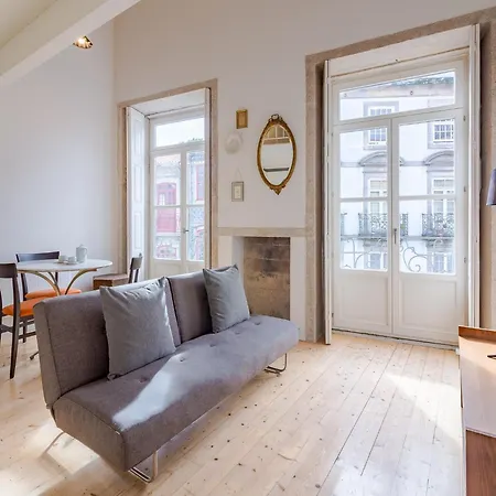 Charming In Prime Location Apartment *