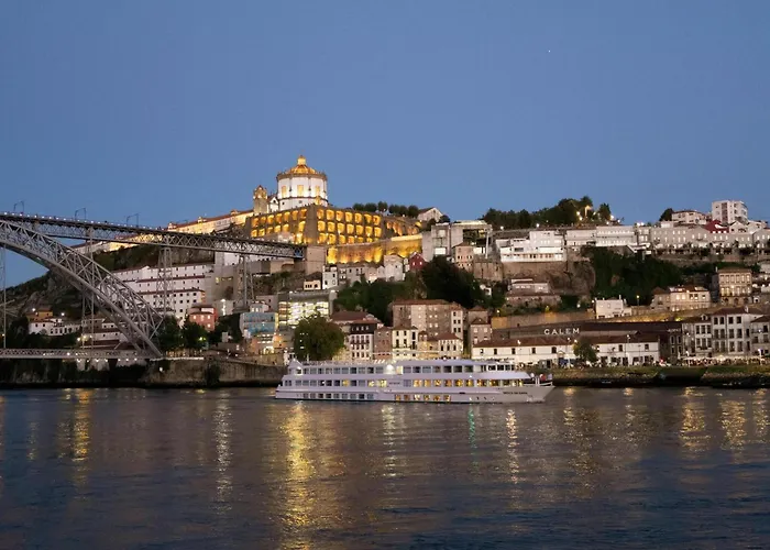 Charming In Prime Location Oporto