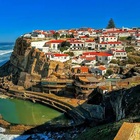 Charming In Prime Location *